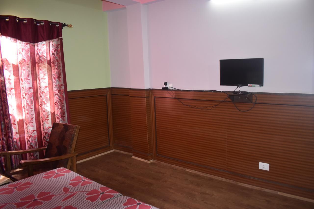 Hotel Snow Flake Rampur  Exterior photo